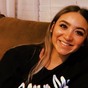 Meet your Posher, Lanni